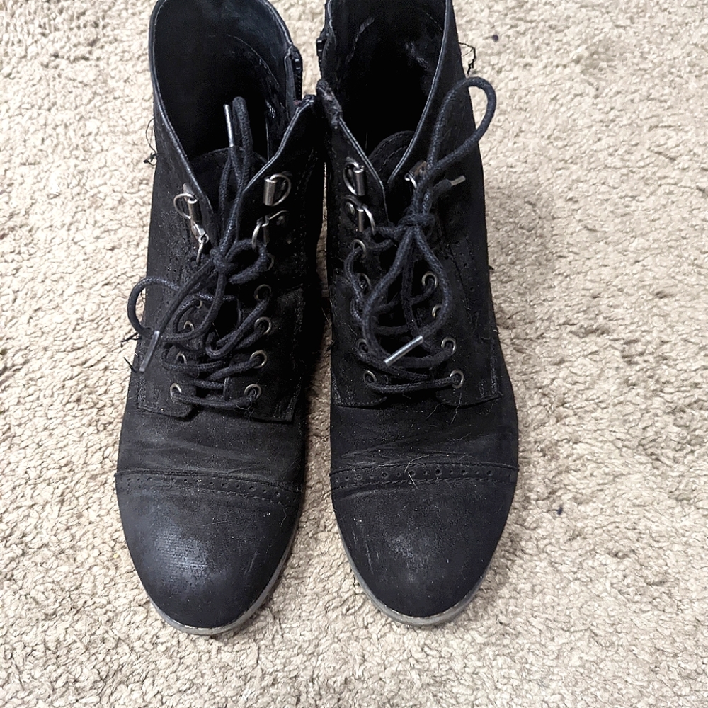 Black Boots with Side Zipper
